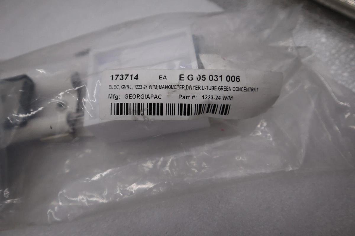 DWYER 1223-24-W/M / 122324WM / 1223-24 W/M (NEW) STOCK G260A