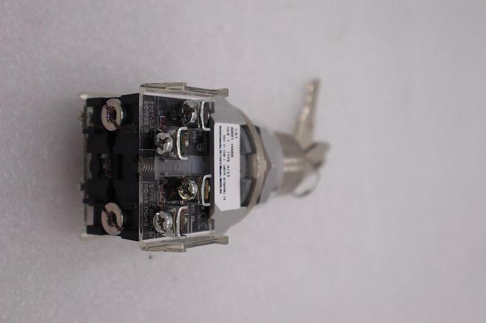 ALLEN BRADLEY 800T-H48B SER. T #K-2258