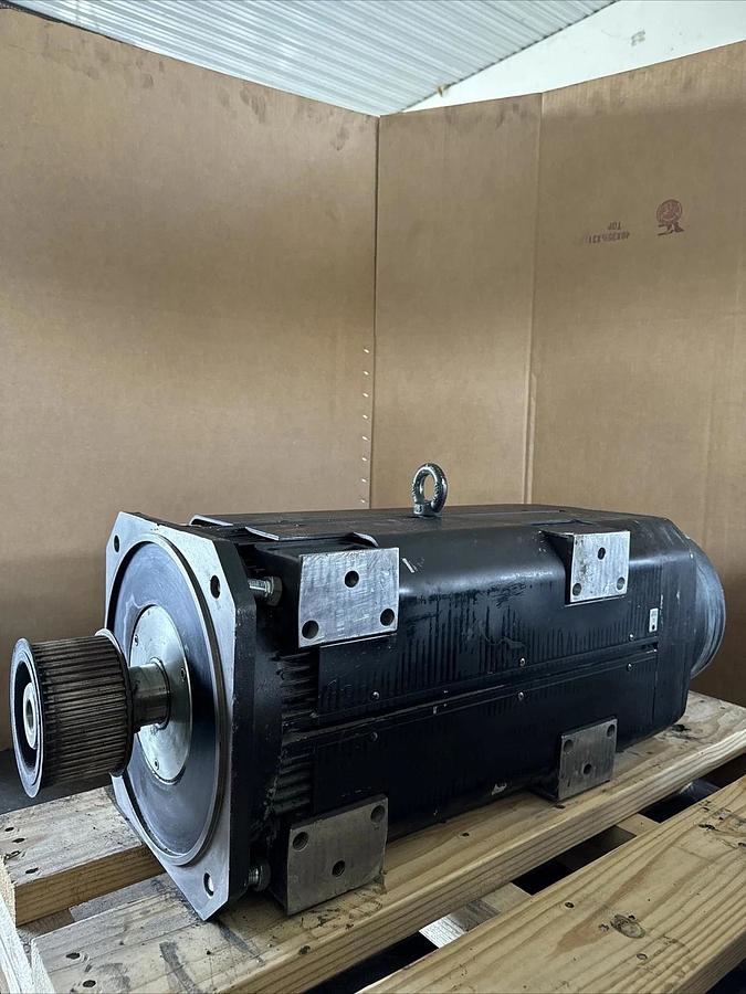 Used Rexroth R911309840 Servo 3ph Induction Motor MAD160C-0100-SA-M0-BQ0-35-V1 #HP110