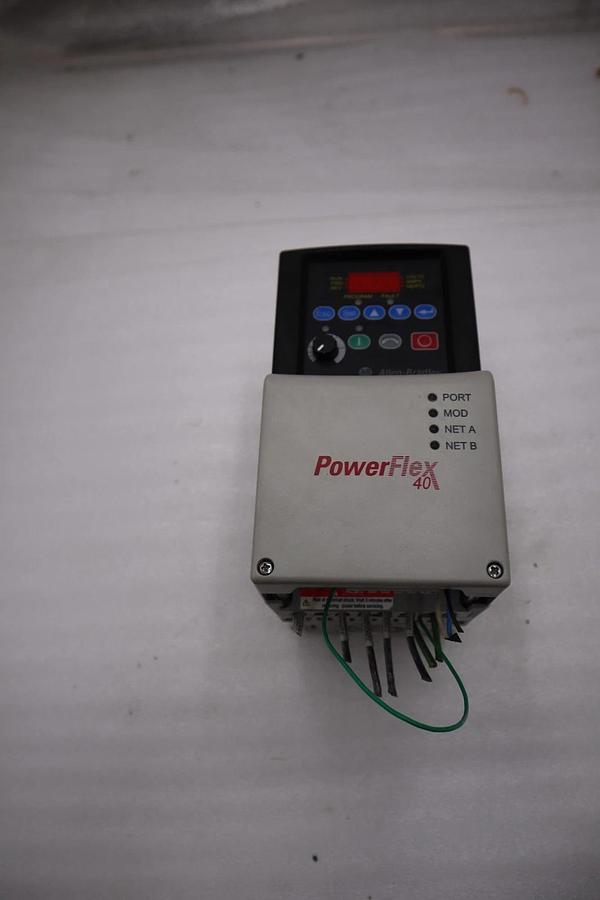 Used Allen Bradley 22B-D2P3N104 /A PowerFlex 40 480V 3-Phase 1HP AC Drive #H1240