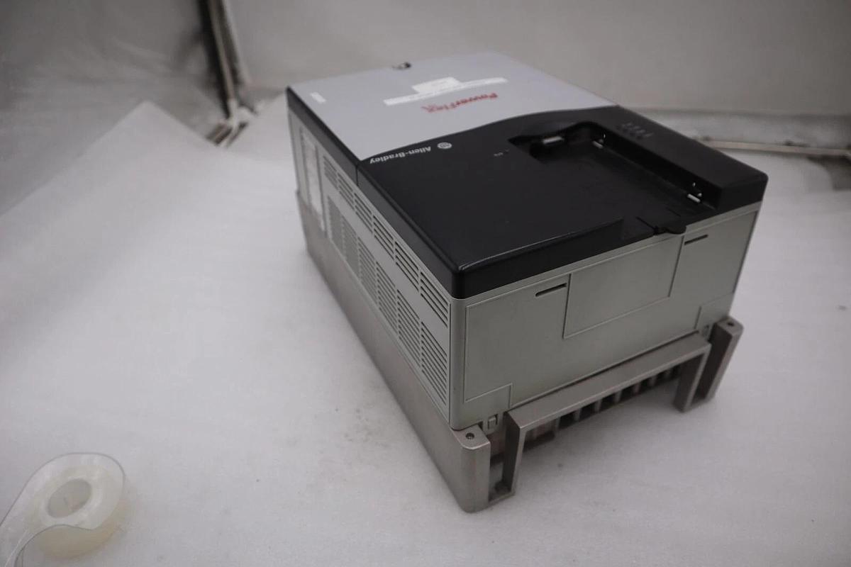 Used 15 HP ALLEN BRADLEY 20AE017A0AYNNNC0 600V POWERFLEX 70 VFD DRIVE STOCK 1805B
