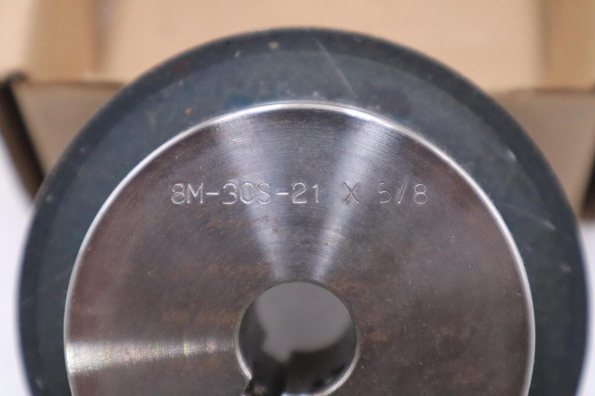 NEW IN BOX GATES 8M-30S-21 SPROCKET STOCK H143A