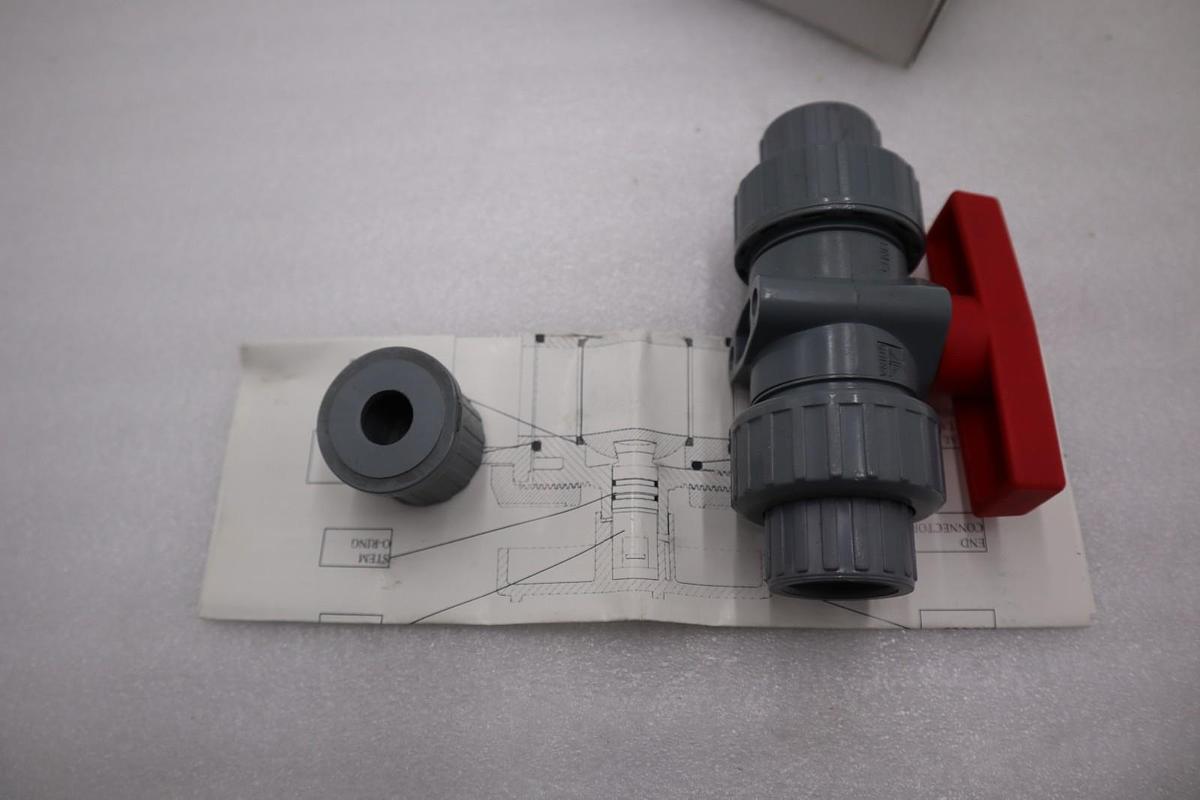 HAYWARD TBB2005CPFG 1/2" CPVC True Union Ball Valve Socket/Threaded STK H876A