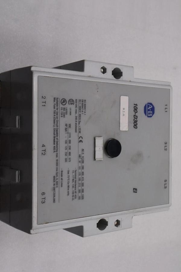 Used ALLEN-BRADLEY 100-D300 CONTACTOR 600 VAC MAX STOCK L-715