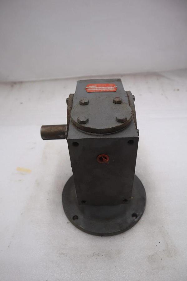 Used HUB CITY 0221-03486-500 MODEL 264 STYLE B GEAR REDUCER STOCK #M-55