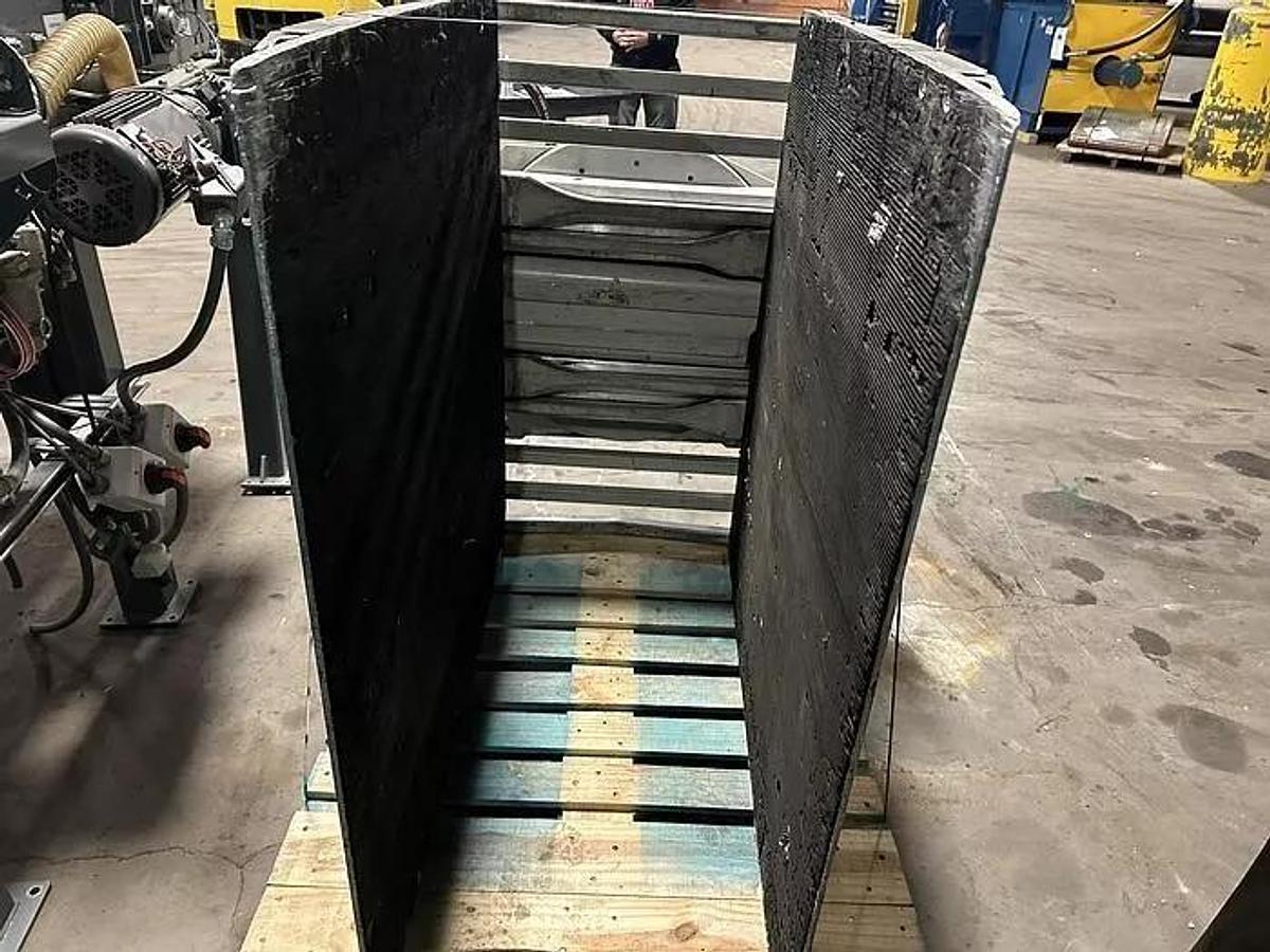 Used CASCADE 25D35065 CARTON CLAMP FORKLIFT ATTACHMENT
