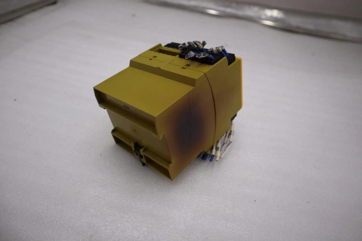 Used PNOZ X9P PILZ 24VDC SAFETY RELAY, PNOZX9P STOCK H1751