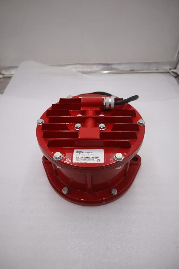 Used FMC Technologies Syntron Magnetic Vibrator V-50-D1 115V NEW IN BOX STOCK S663