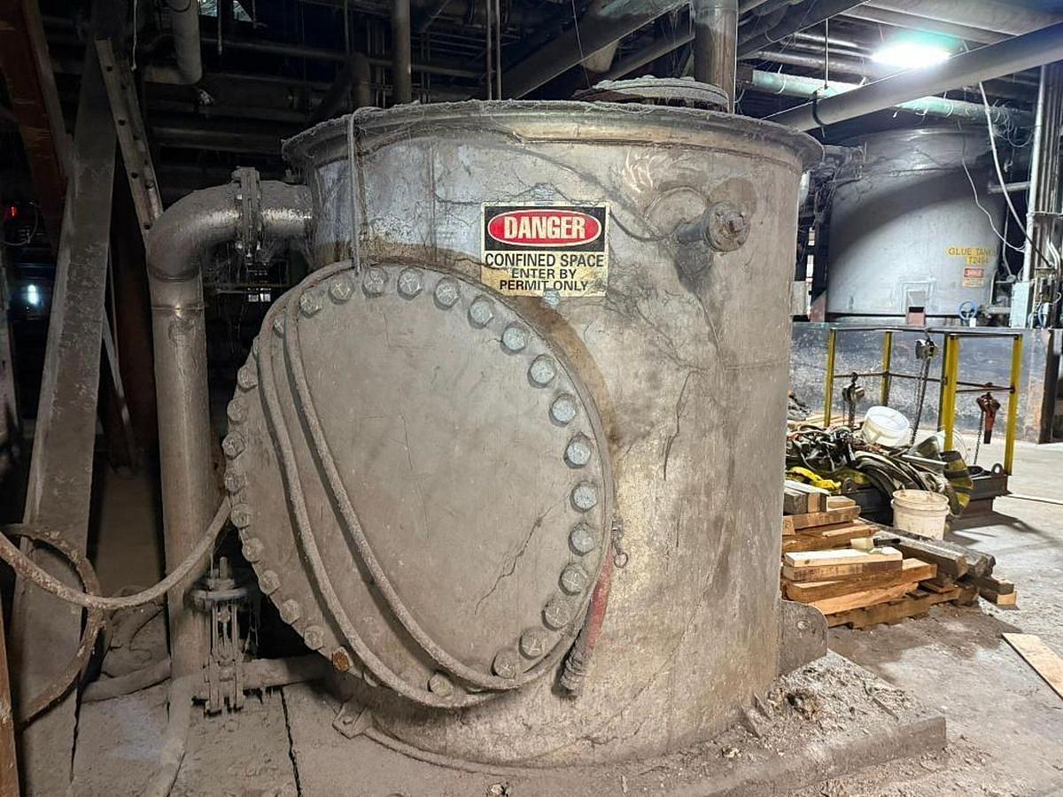 Used 1,500 GALLON 76" X 76" (96" WIDE WITH FLANGES) STAINLESS TANK 304L STAINLESS