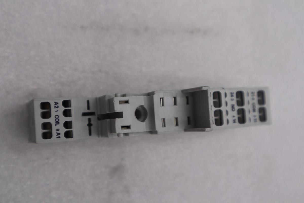 Used LOT OF 2 NEW OPEN BOX AB Allen-Bradley 700-HN224 Series A Relay Socket K-3402