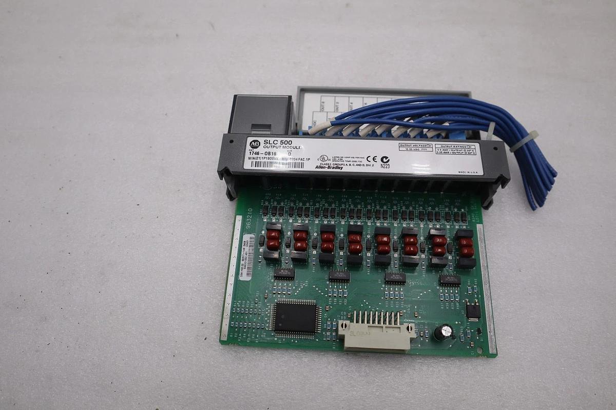 Used ALLEN BRADLEY 1746-OB16 SLC 500 OUTPUT MODULE SERIES D STK 5344A