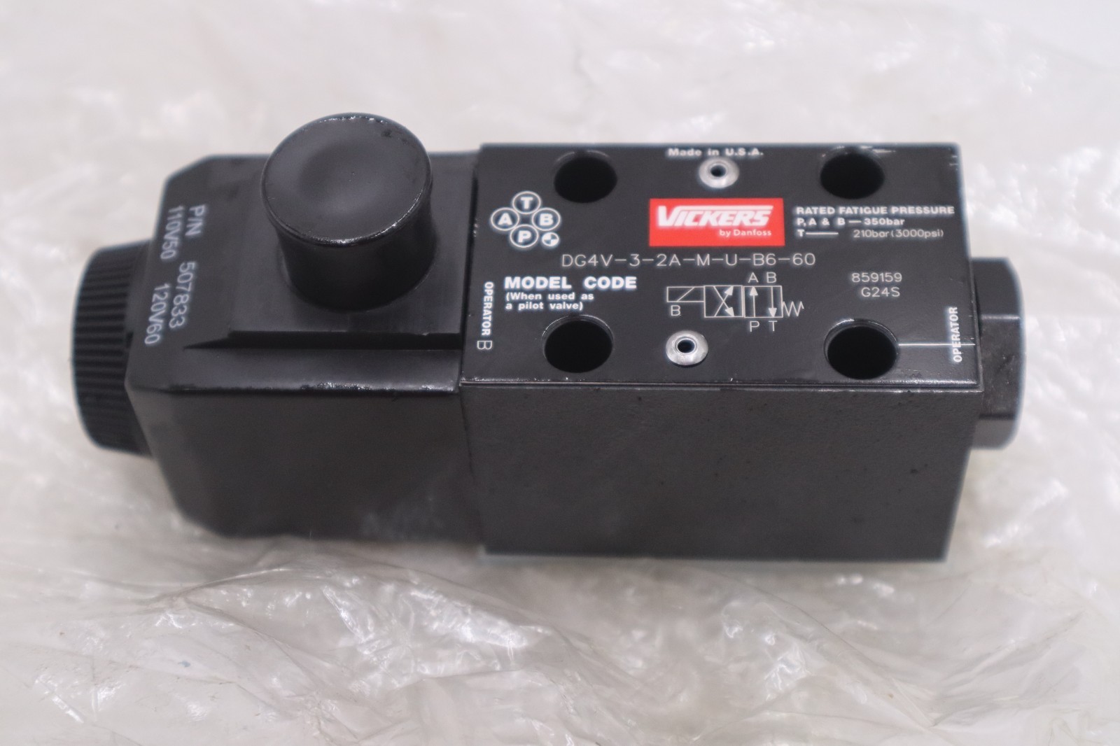 Used NEW OPEN BOX Vickers DG4V-3-2A-M-U-B6-60 DIRECTIONAL SOLENOID VALVE STK K303A