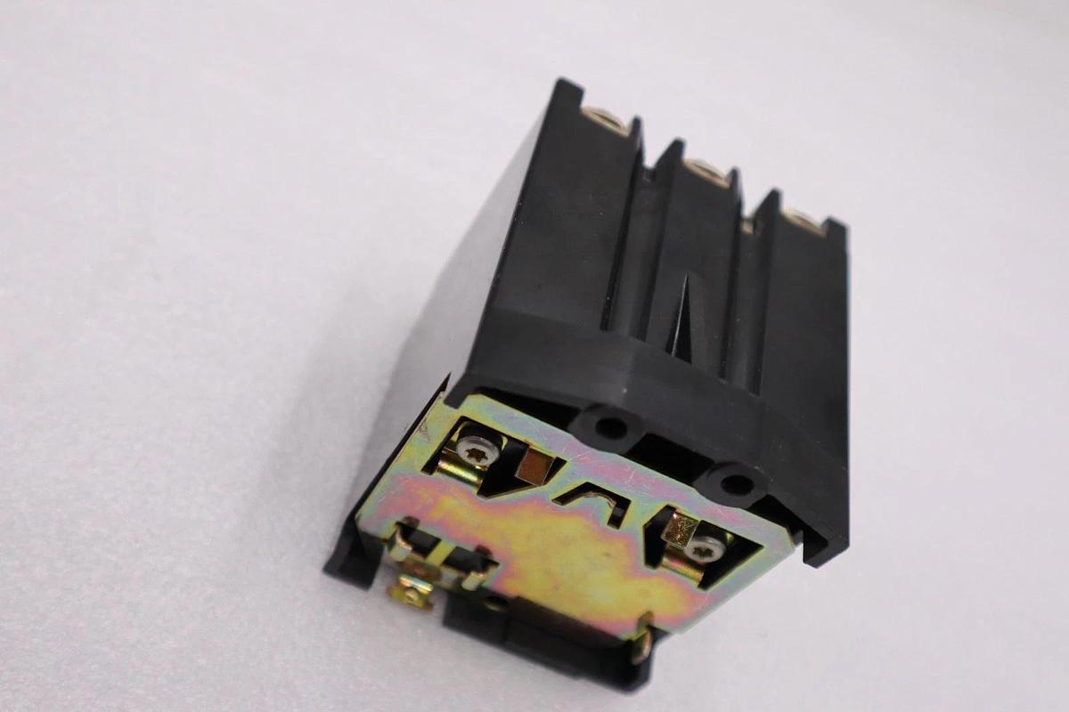 NEW OPEN BOX AB ALLEN BRADLEY 592-JOV16 SER. A 120/600VAC STOCK H871A