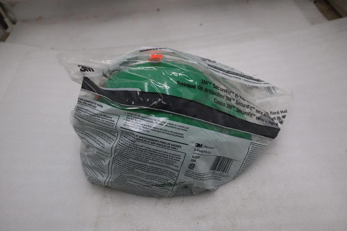 Used LOT OF 2 - 3M H-704Sfr-Uv Securefit(Tm) Hard Hat, Hdpe, 4 Point Ratchet - SGF87