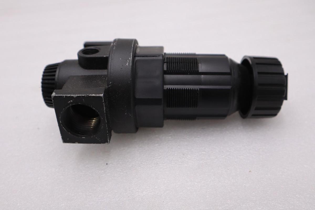 Used Master Pneumatic R100-6 Regulator 3/4 Air Pressure Control 300 PSI STK H1632