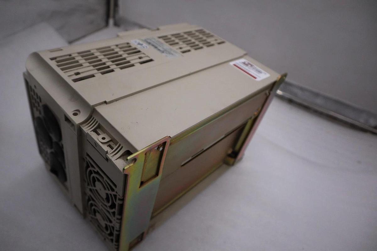 Used Yaskawa inverter CIMR-F7U4011 F7 AC Drive STOCK CC254