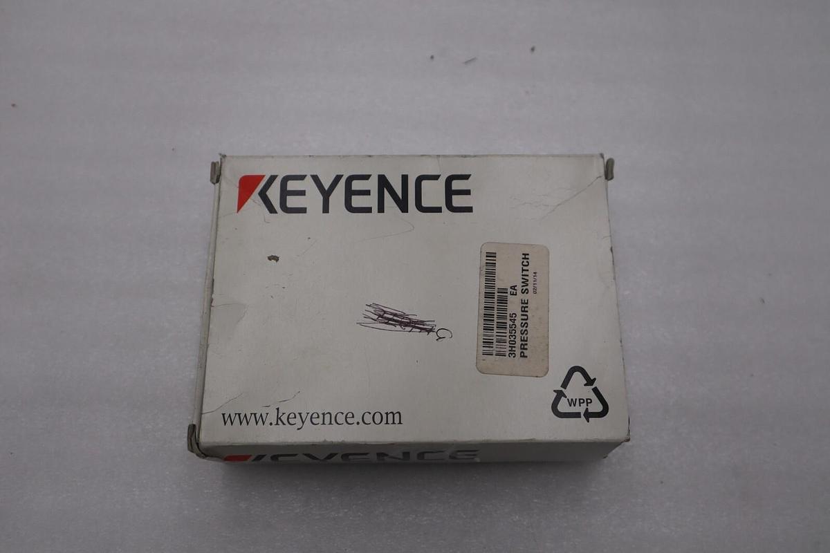 Used NEW OPEN BOX Keyence AP-33A Digital Pressurre Sensor STOCK 609-D