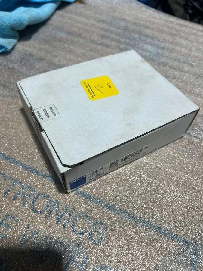 NEW OPEN BOX Omron G9SE-201 Safety Relay Unit - DC 24V STK L793CC