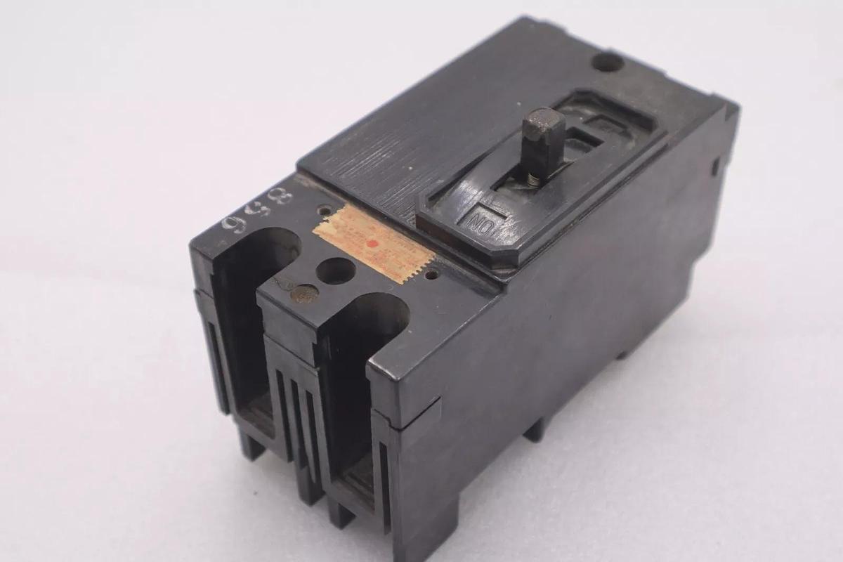 Used ITE EE2 ET1561 2 Pole 15 Amp Circuit Breaker 240 VAC STOCK B-615