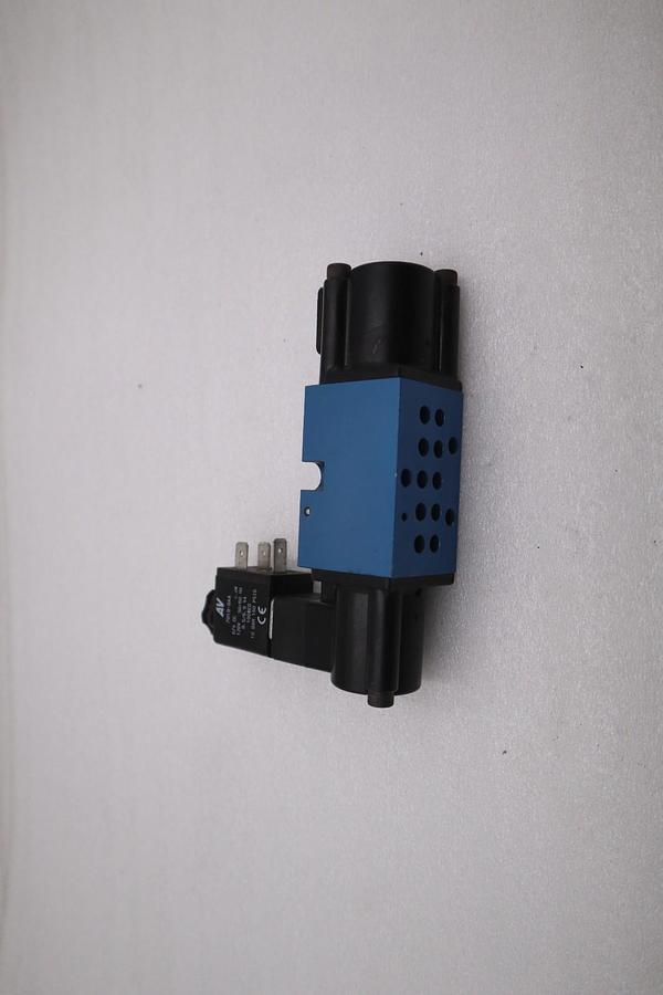 Used AUTOMATIC VALVE 413B03X19A-AA 120V NEW OPEN BOX STOCK L203CC