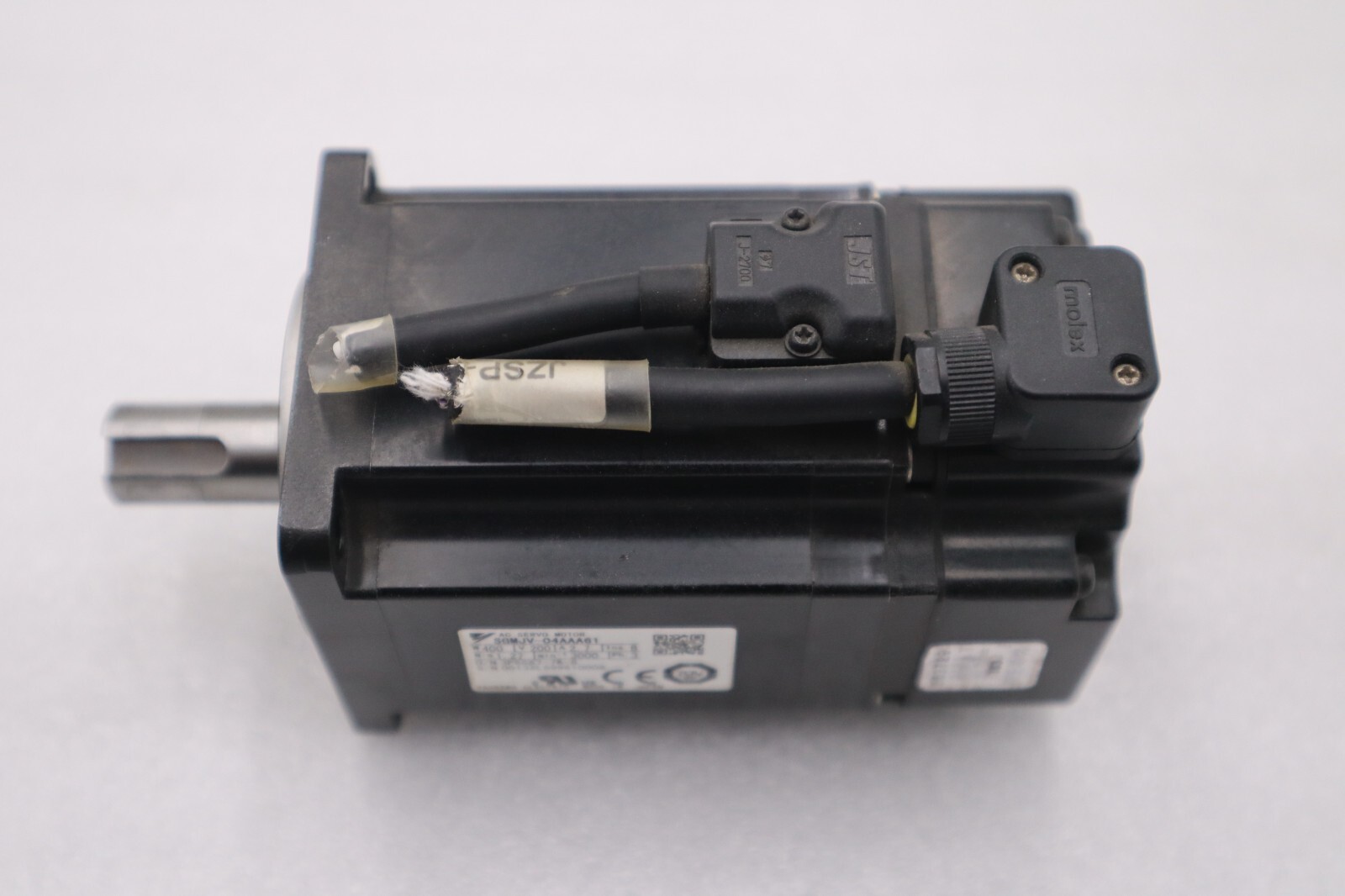 Used YASKAWA SGMJV-04AAA61/ SGMJV04AAA61 SERVO MOTOR STOCK K-2913-A
