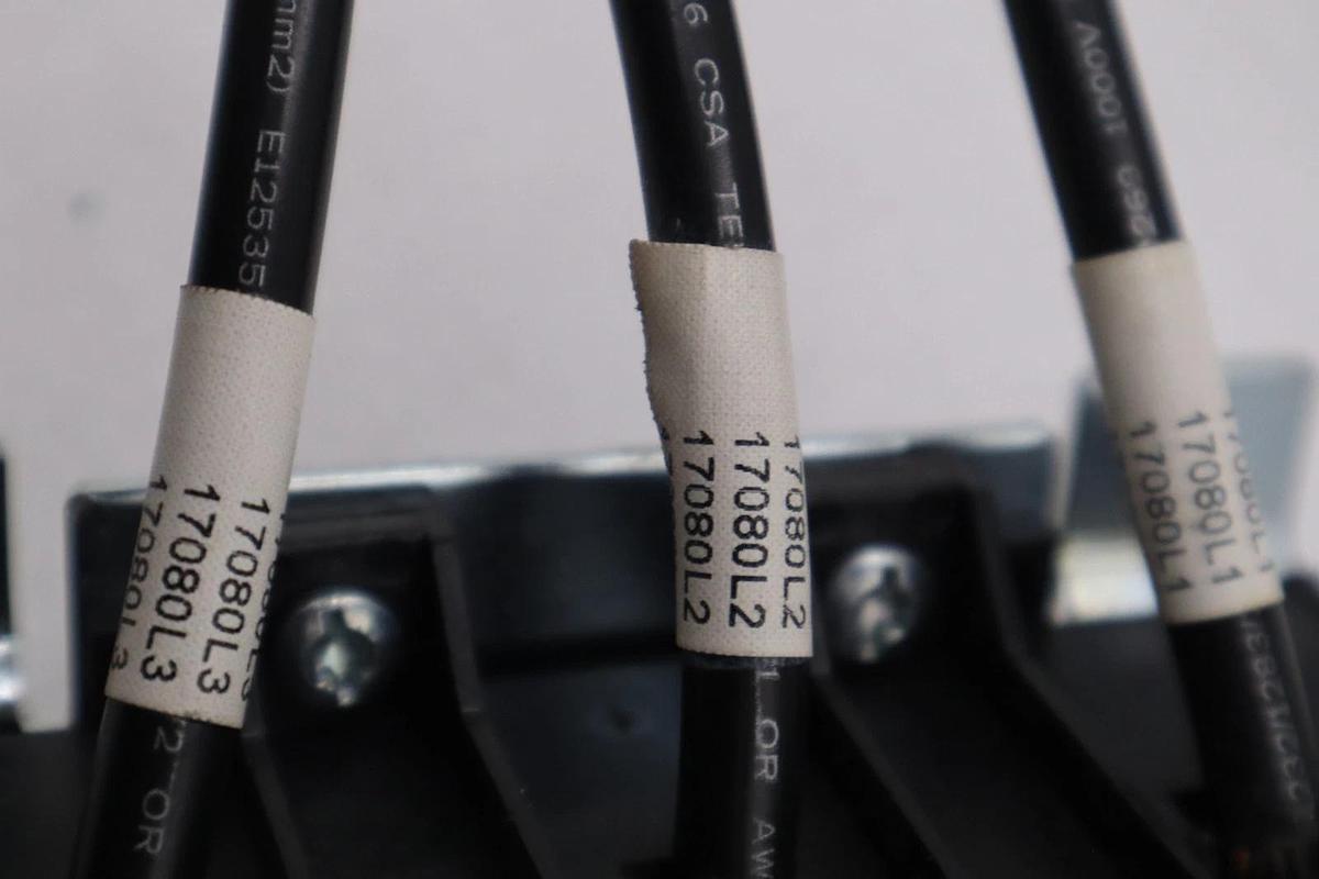 Used SQUARE D 40566-040-51 FUSE BLOCK WITH FUSES STOCK H1730