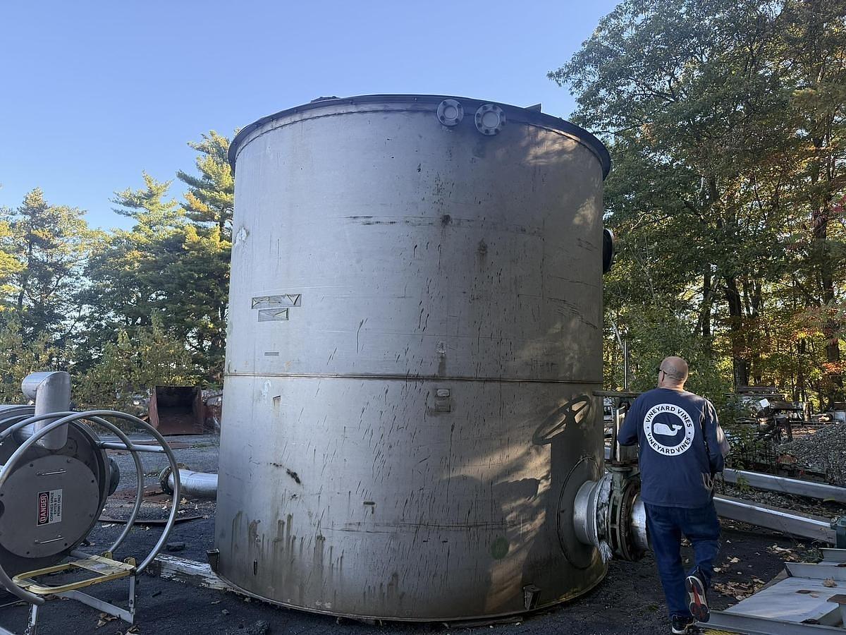 Used 10,000 GALLON MATRIX SERVICE 12' DIAMETER 12' HIGH 316L STAINLESS STEEL TANK