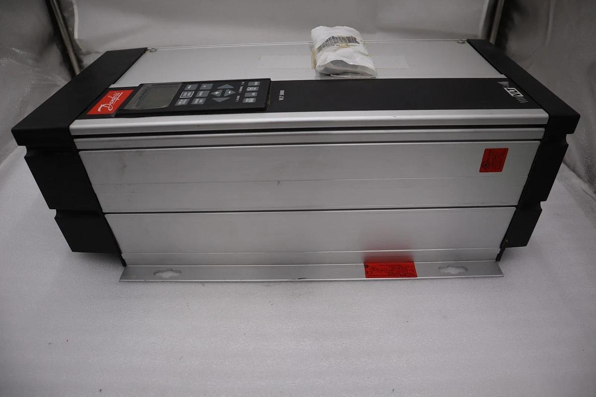 Used NEW DANFOSS VLT5006 PT5C54STR3DLF00A00C0 175Z0293 VARIABLE SPEED DRIVE #H1105