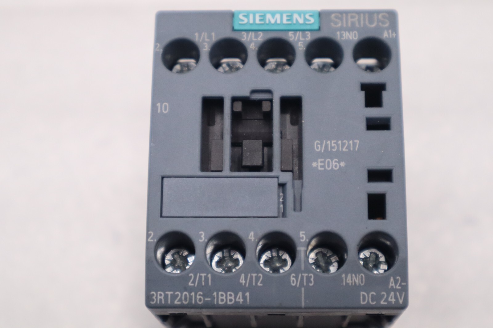 Used SIEMENS 3RT2016-1BB41-0CC0 CONTACTOR L-402-C