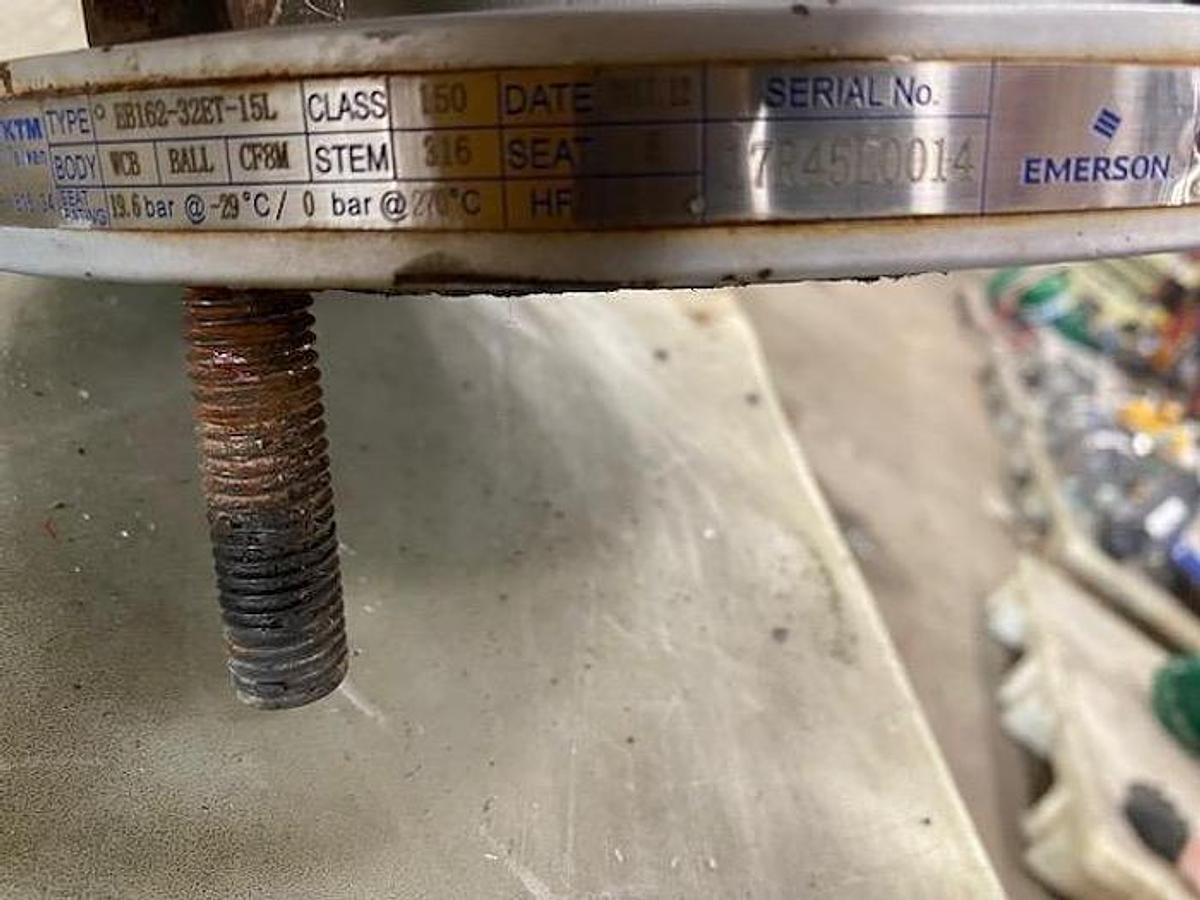 Used EMERSON FIELDQ TYPE OSO6OOO-U04STACW ACTUATOR WITH 4" BALL VALVE