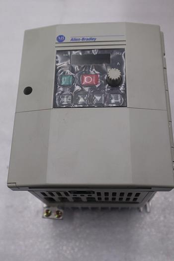 NEW ALLEN BRADLEY 161S-AA04NPU DRIVE 230 VAC WITH PROGRAMMER STOCK 5193