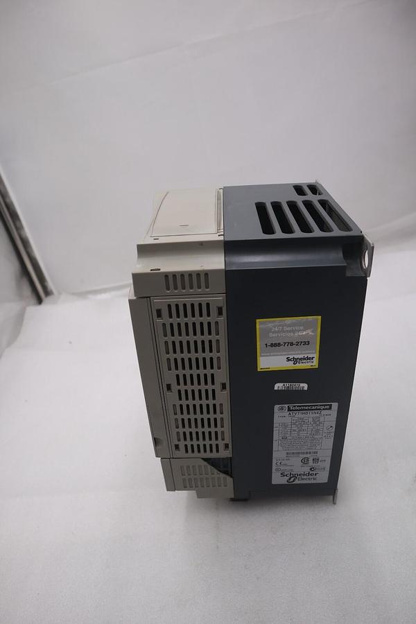 Used NEW SCHNEIDER variable speed drive ATV71HD11N4Z 15 HP STOCK 2313-C