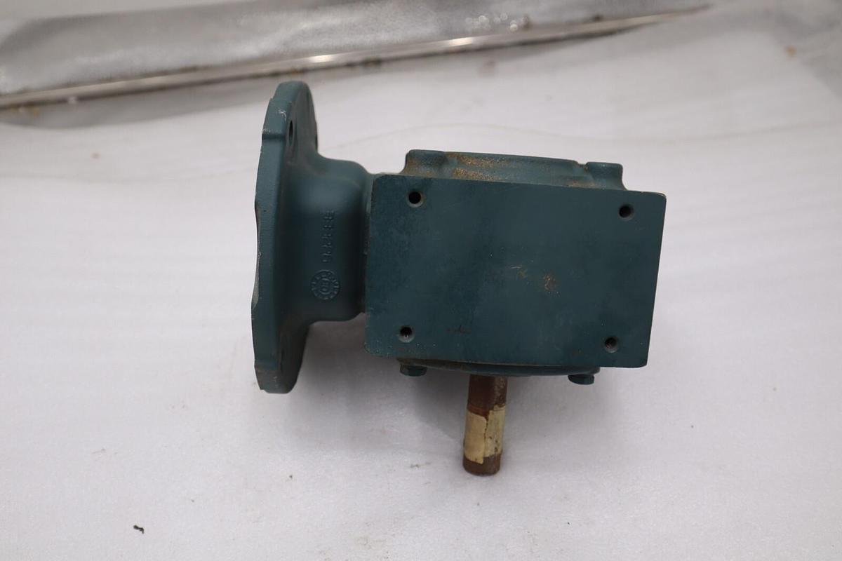 Used NEW BALDOR 15Q20L56 GEAR REDUCER 20:1 STOCK H982