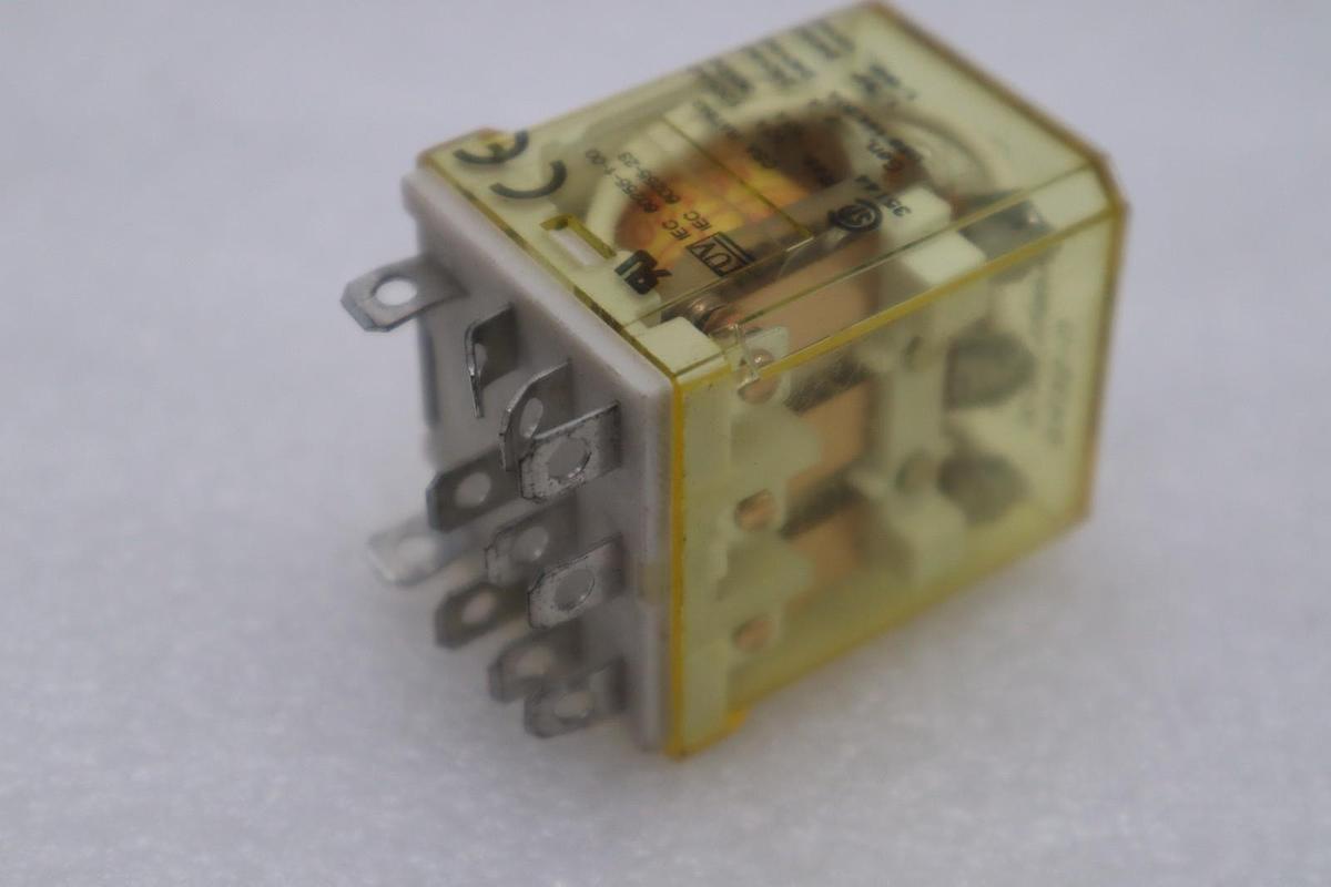 Used LOT OF 4 -- NEW OPEN BOX IDEC RH4B-U Power Relay 220VAC STK H1528A