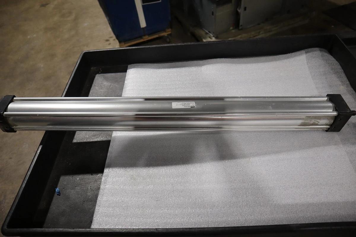 Used PARKER 1P4MA0026806 PNEUMATIC CYLINDER SERIES 4MA STOCK H1895