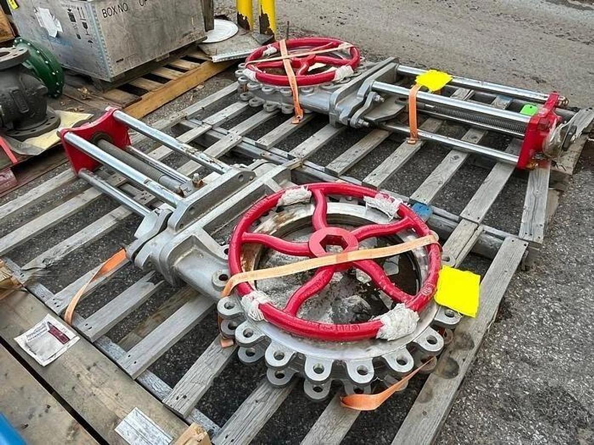 18" TRUELINE MANUAL STAINLESS STEEL KNIFE GATE VALVE (NEW SPARE)