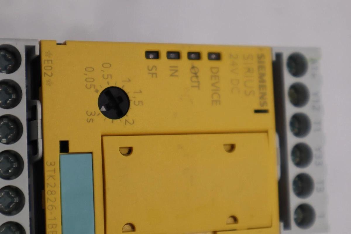 SIEMENS 3TK28261BB41 SIRIUS SAFETY RELAY WITH RELAY ENABLING CIRCUITS STK B-1698