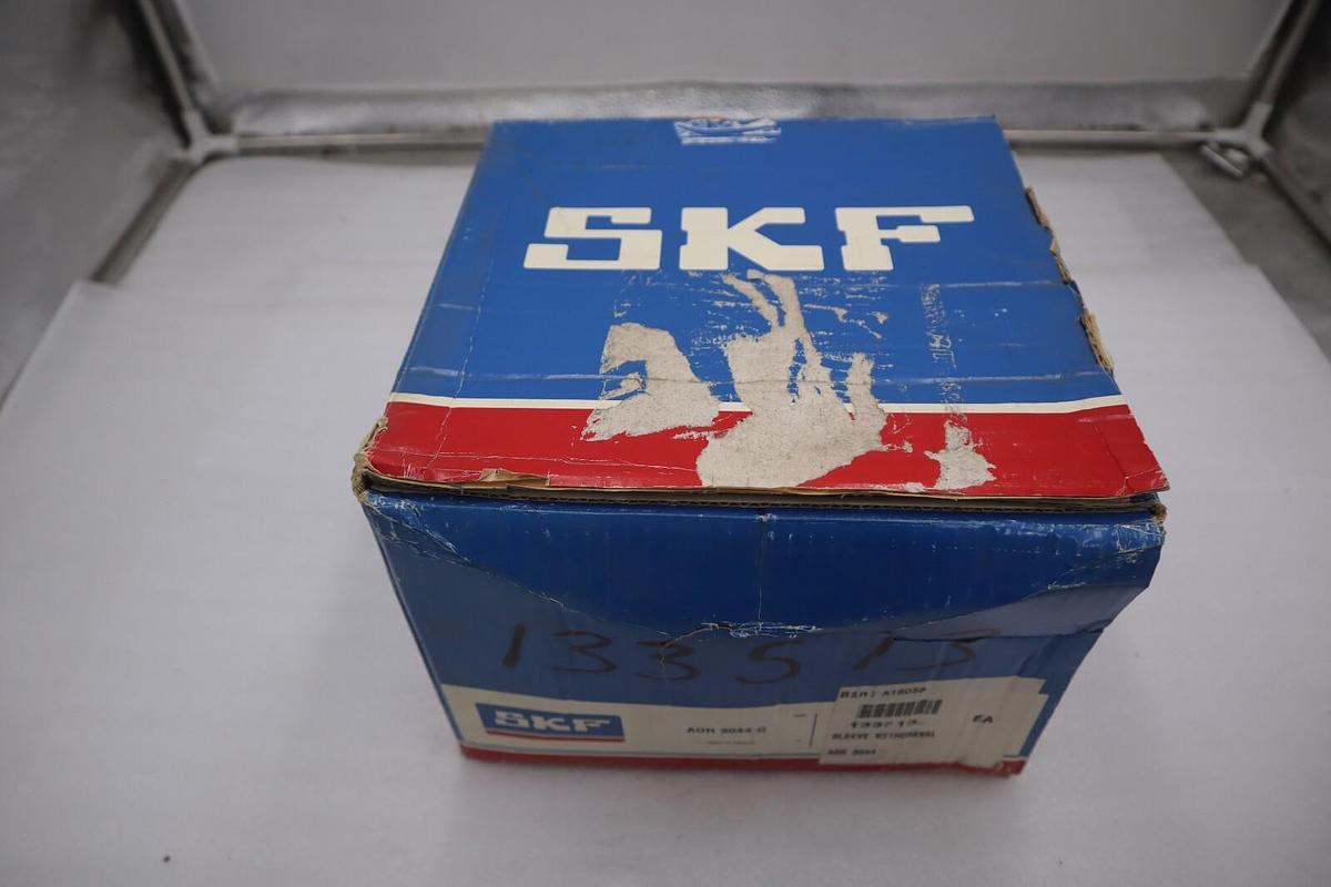 NEW SKF AOH3044 G/ AOH 3044 G Withdrawal sleeves STOCK 819D