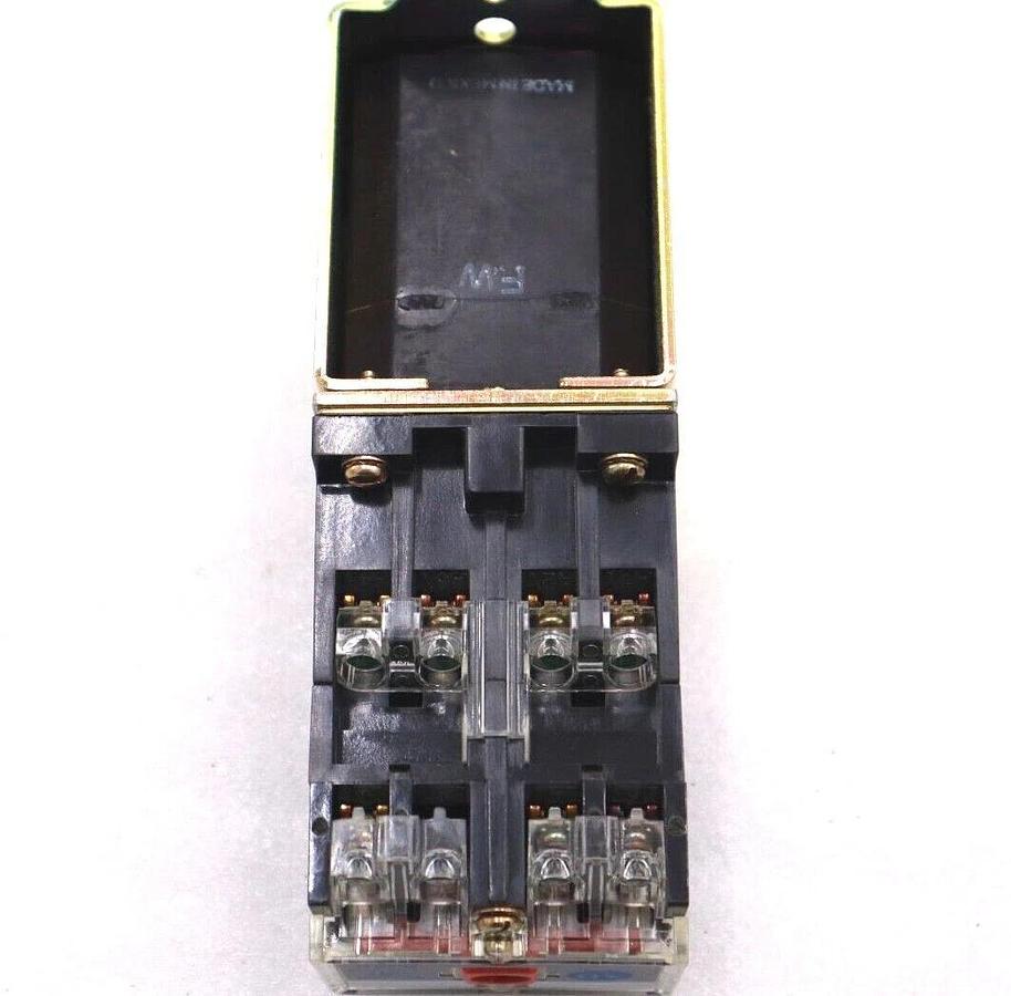 Used ALLEN BRADLEY BULLETIN 700DCP700Z2 DC RELAY RELAIS CC SERIES D #L-225