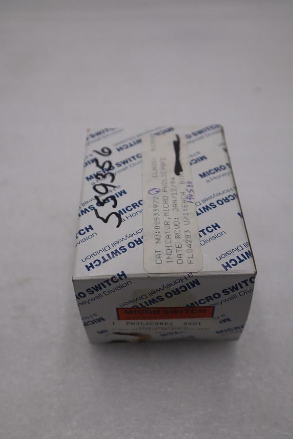 Used NEW OPEN BOX Honeywell Microswitch Kit IPW2L2C7BF2 Pilot Light PW2L2A1AF2 G780A