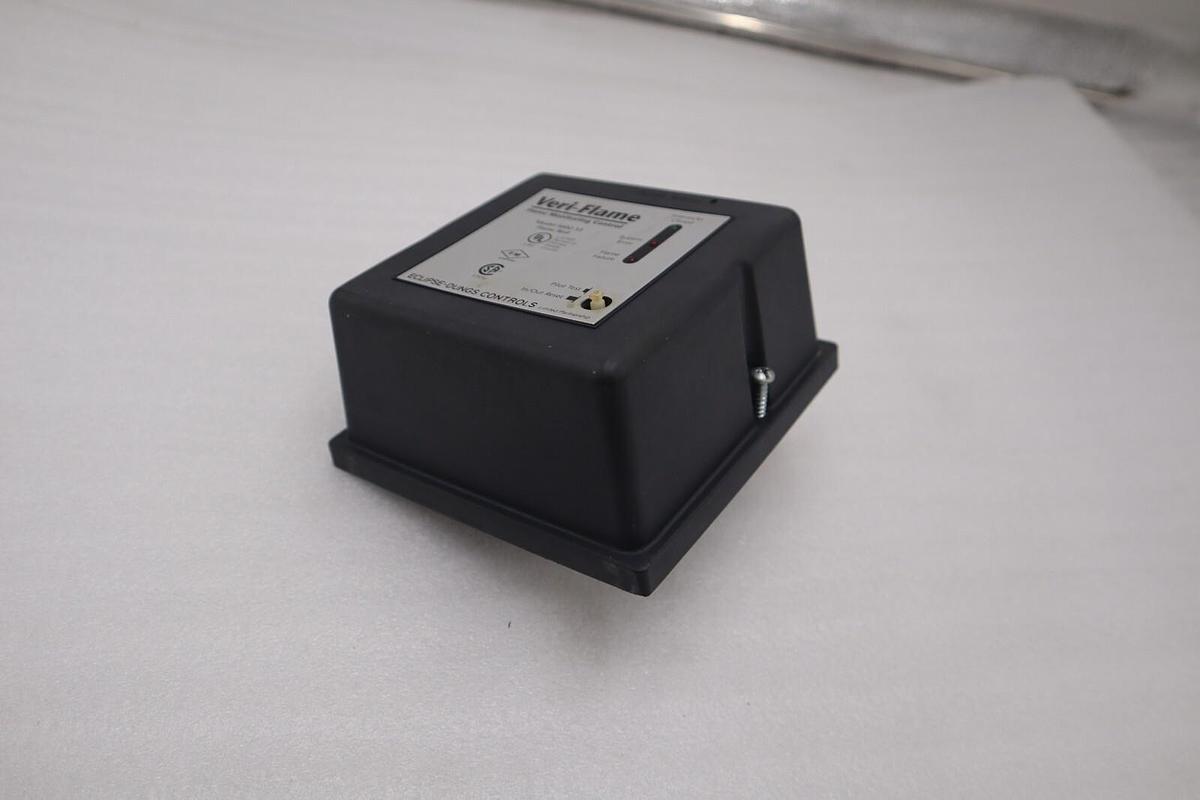 Used ECLIPSE-DUNGS CONTROL 5602-33 FLAME MONITORING CONTROL NEW NO BOX #H37A