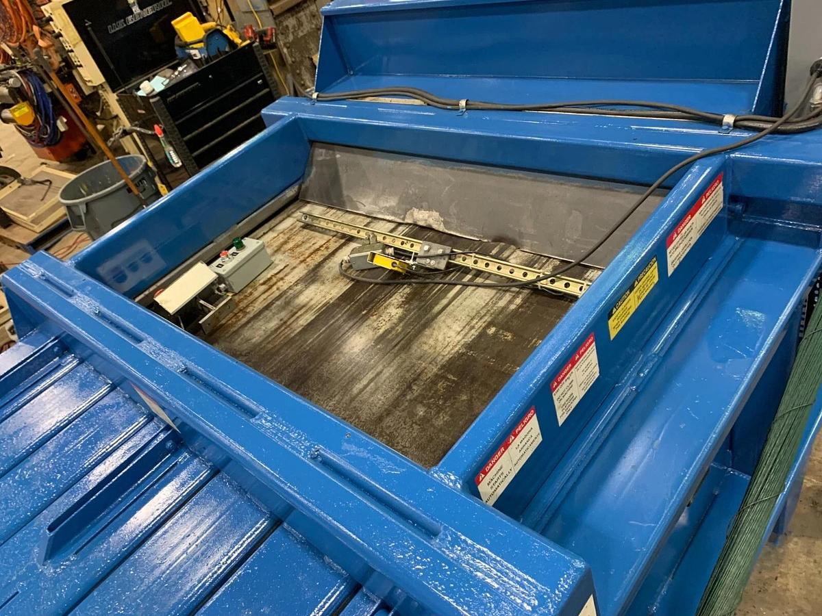 Used EXCEL EX62 CLOSED DOOR BALER 20HP TWIN RAM CYLINDERS