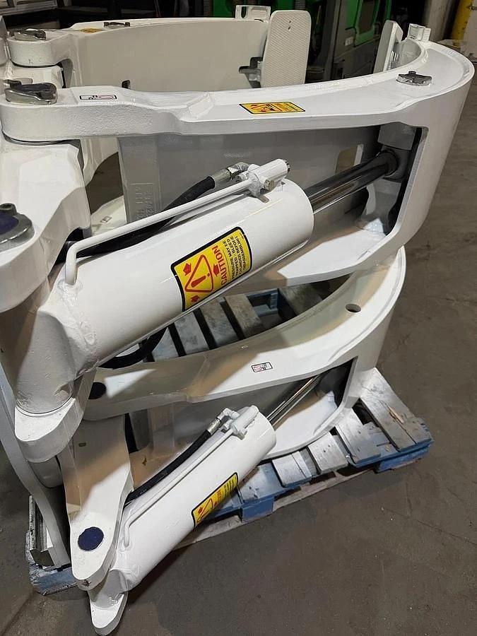 Used 84" CASCADE PAPER ROLL CLAMP MODEL 46H-RCP-4A-0090 CLASS IV MFG. 2020 CLEAN