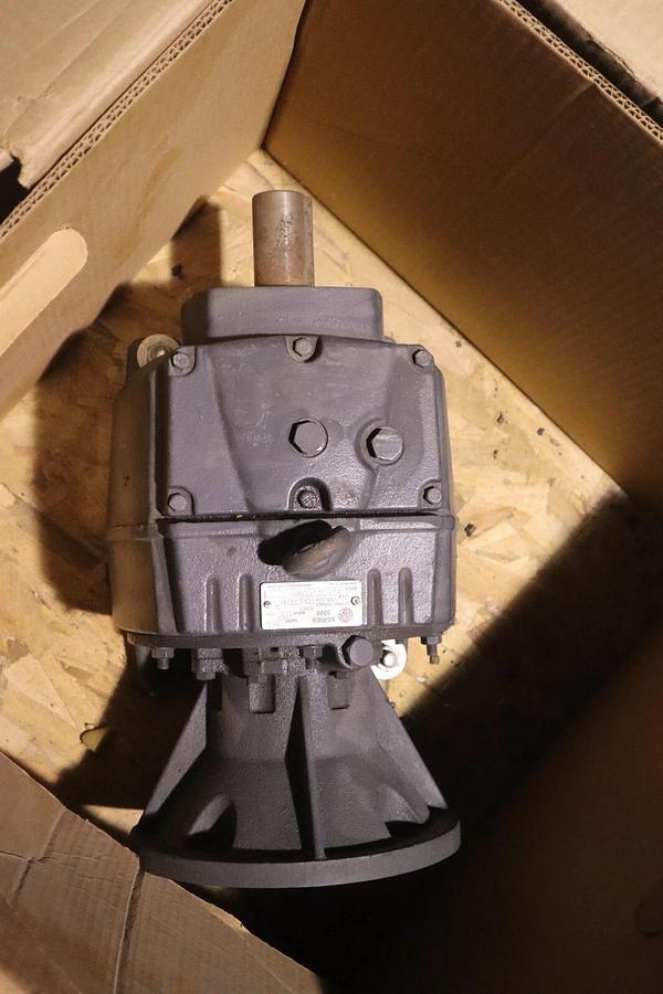 GEARMOTORS CBN3363SB3U182TC SERIES 3000 GEAR REDUCER STOCK #S-397