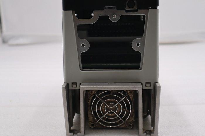 Used ALLEN BRADLEY 20AD2P1A0AYNNNNN POWERFLEX 70 SER A 480V 1 HP STOCK L-370
