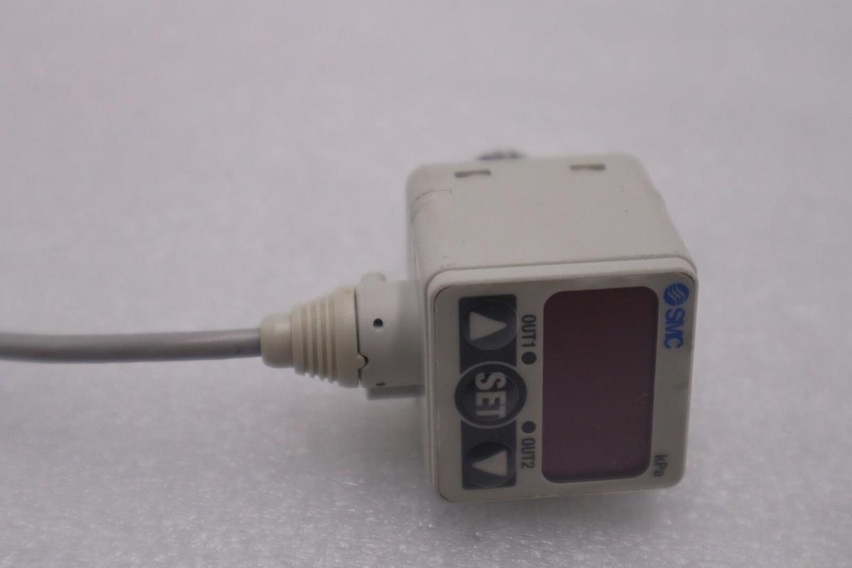 Used SMC ZSE50F-T2-62L SMC sensor-100~100kpa STOCK L-517-C