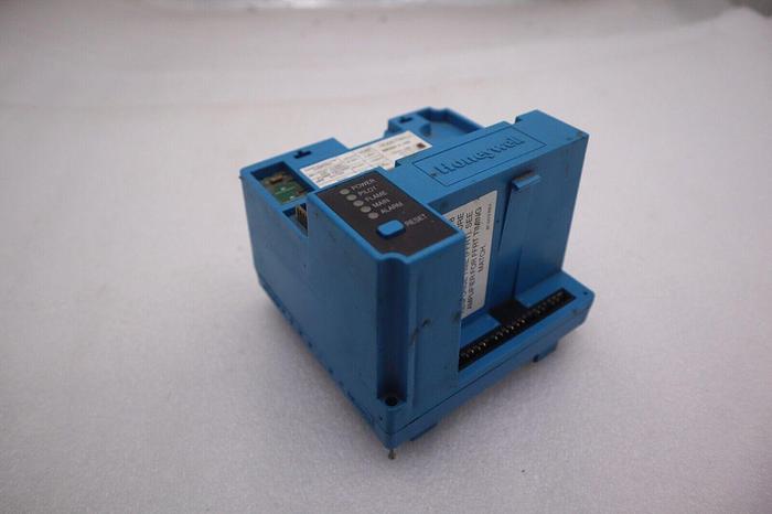 Used HONEYWELL RM7890 A 1056 FLAME SAFEGUARD AIRFLOW SWITCH #K-3027