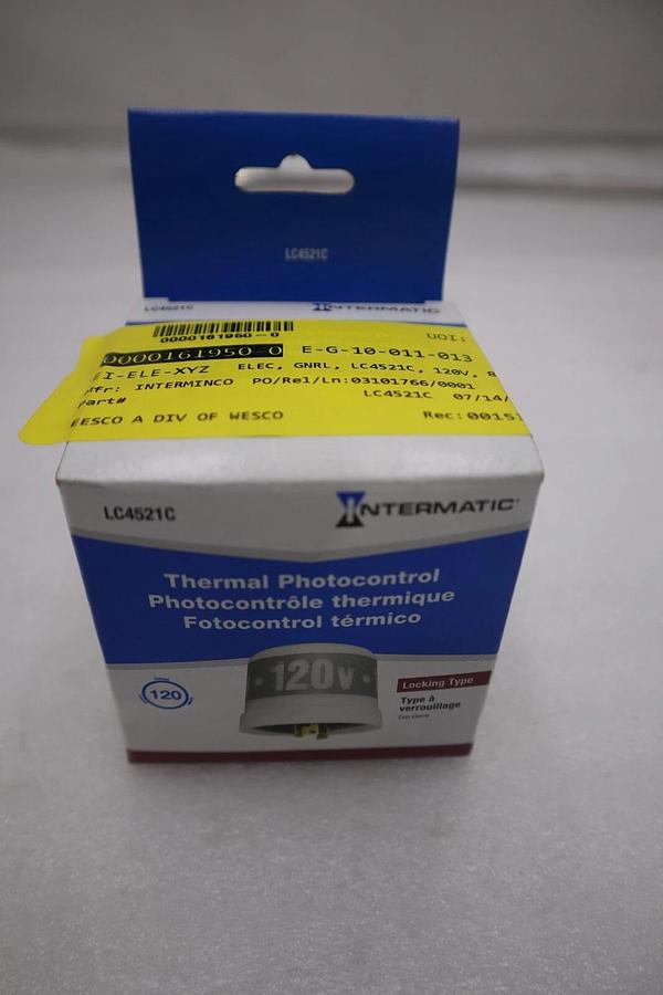 Used LOT OF 2 - Intermatic LC4521C Locking Type Photo Control Sensor STOCK G840A