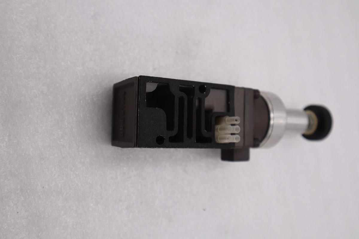Used NUMATICS 081RS100J027Q00 REGULATOR VALVE STOCK H1568A