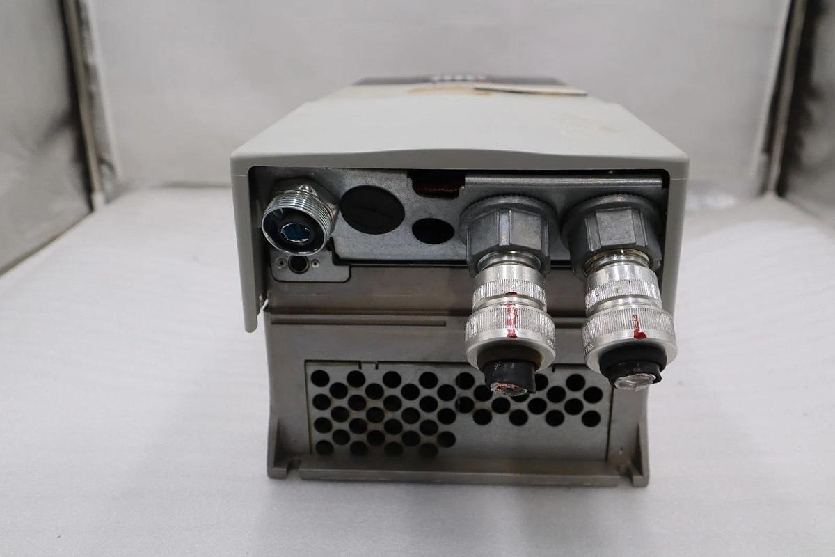 Used 30HP 20BE032A3AYNANC0 PowerFlex 70 Allen Bradley Drive VFD Stock GF-51